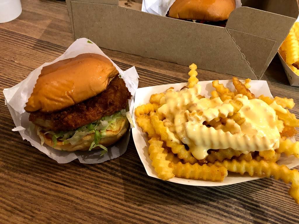 Shake Shack | restaurant | 2024 E Williams Field Rd, Gilbert, AZ 85295, USA | 4805614875 OR +1 480-561-4875