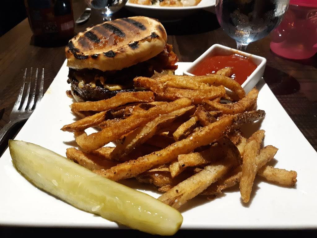 The Hounds Tale | restaurant | 515 Prince George St, Williamsburg, VA 23185, USA | 7572216678 OR +1 757-221-6678