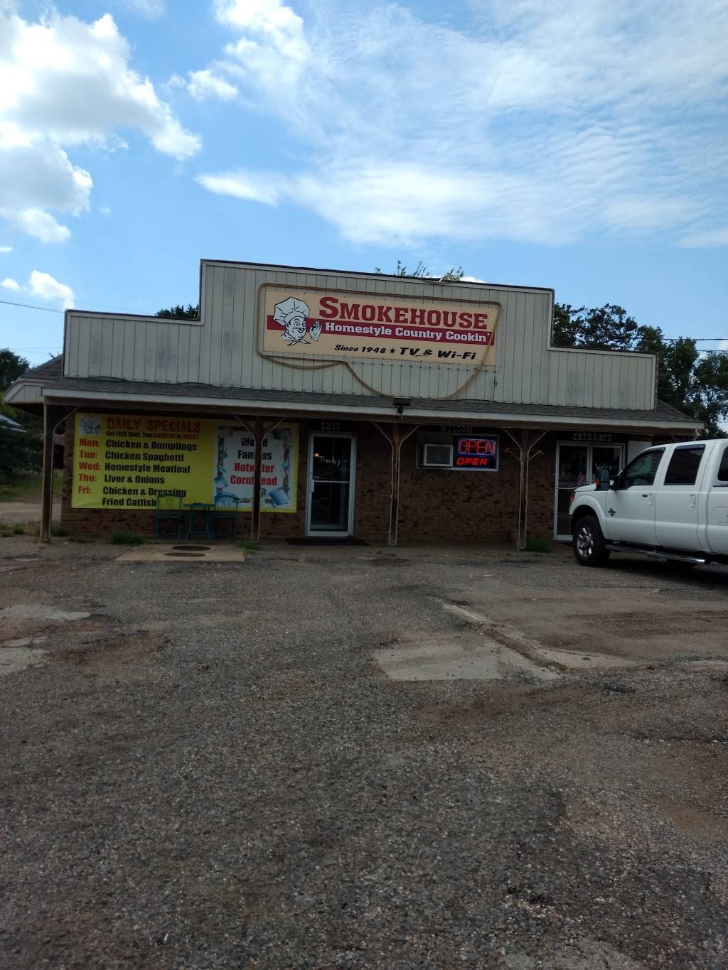 Smokehouse Restaurant | restaurant | 207 US-79, Henderson, TX 75652, USA | 9036577524 OR +1 903-657-7524