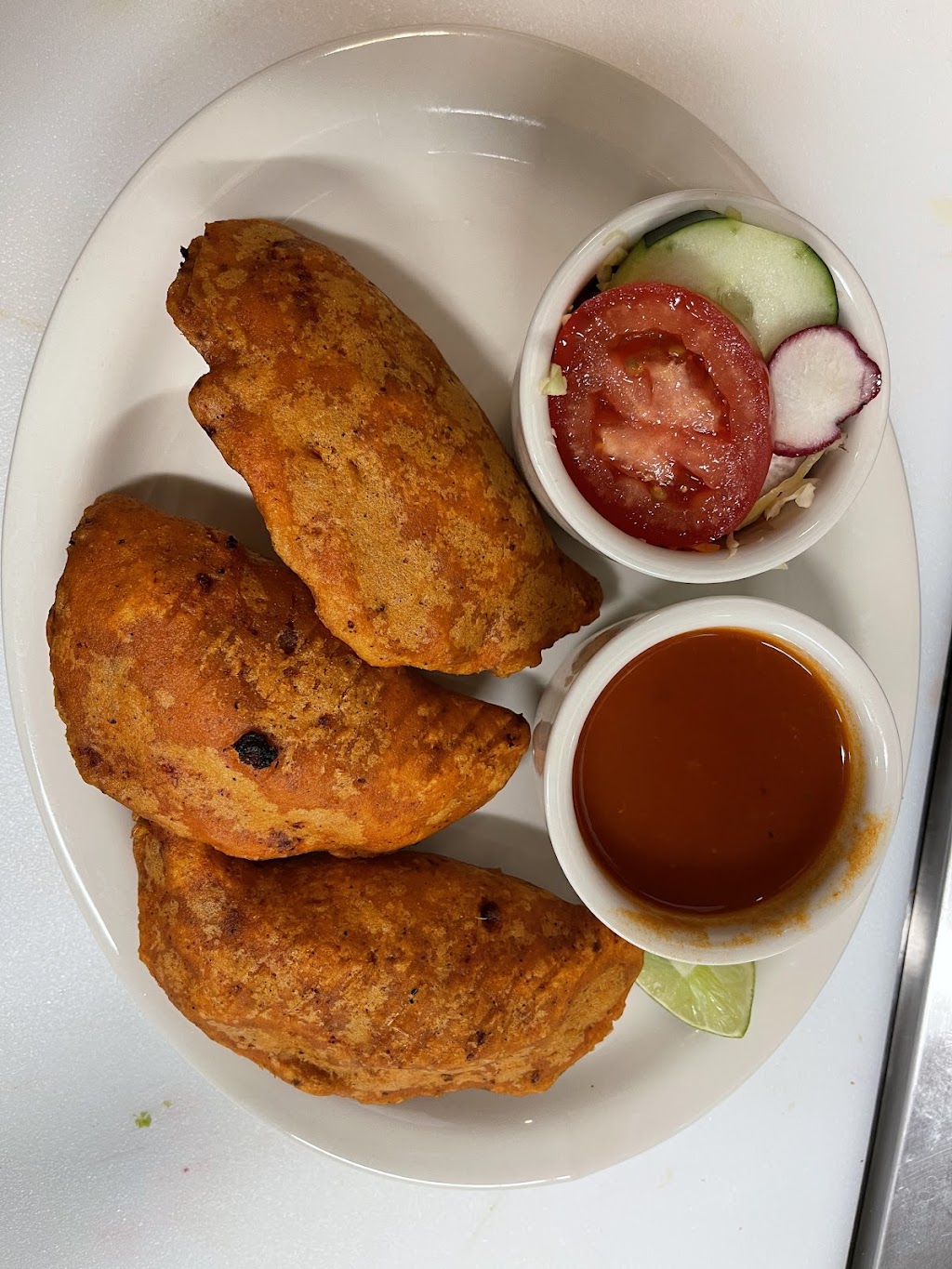 Vos pupusas | restaurant | 1009 W Ave I, Lancaster, CA 93534, USA | 6614189575 OR +1 661-418-9575