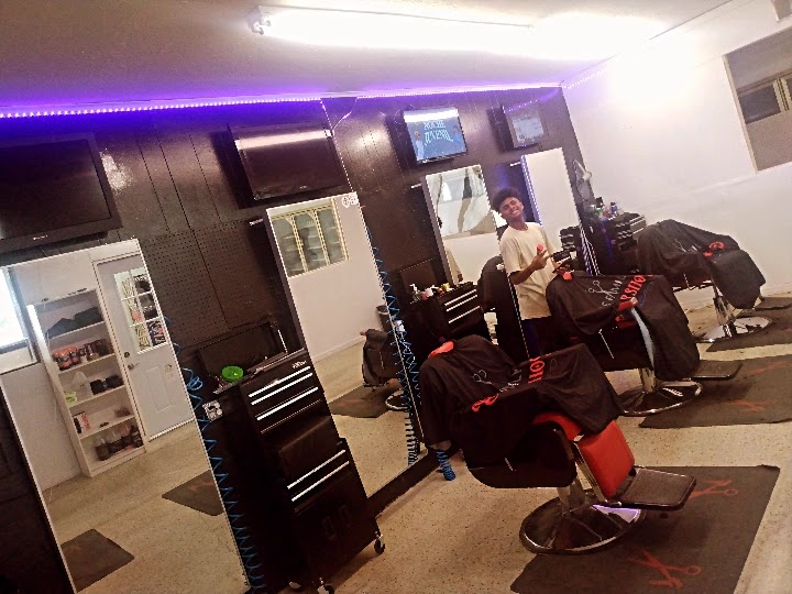 The Family Barber Shop Of Florida LLC | restaurant | 15 S Acuff Rd, Lake Wales, FL 33859, USA | 4074529186 OR +1 407-452-9186