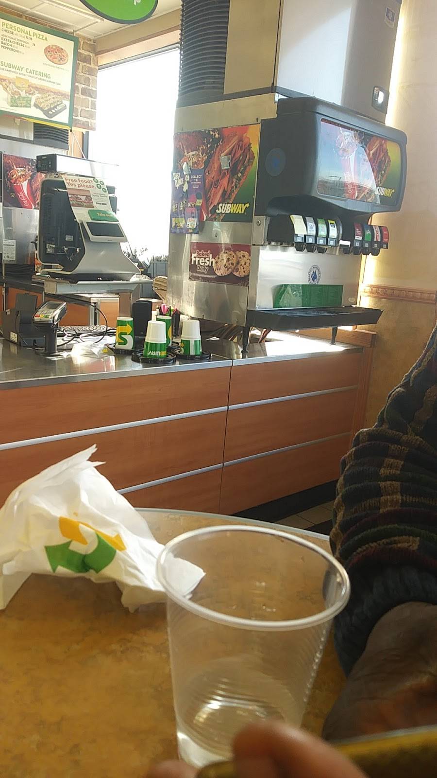 Subway | restaurant | 10 Burbeck Drive, Dwight, IL 60420, USA | 8155843800 OR +1 815-584-3800