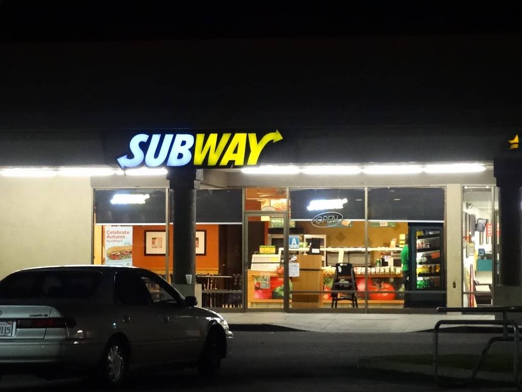 Subway Restaurants | restaurant | 2349 N Chester Ave, Bakersfield, CA 93308, USA | 6613933000 OR +1 661-393-3000