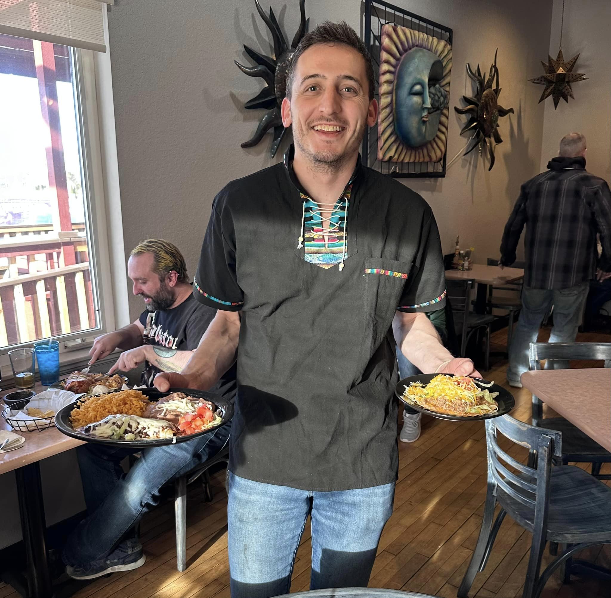 Senor Luna | restaurant | 1901 S Calhoun Rd, New Berlin, WI 53151, United States | 2627828633 OR +1 262-782-8633