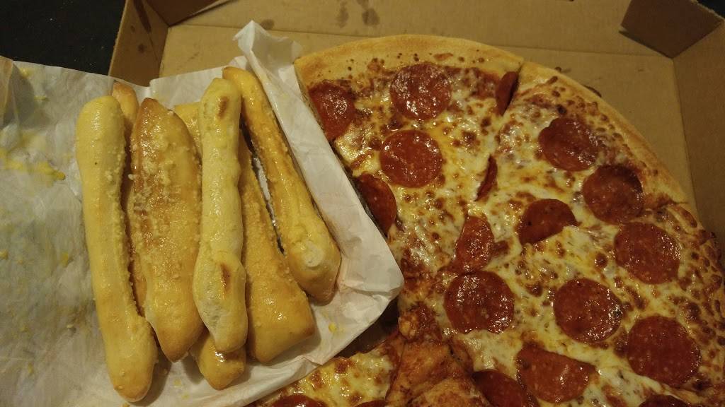 Little Caesars Pizza | meal takeaway | 4706 W Walton Blvd, Waterford Twp, MI 48329, USA | 2486736260 OR +1 248-673-6260