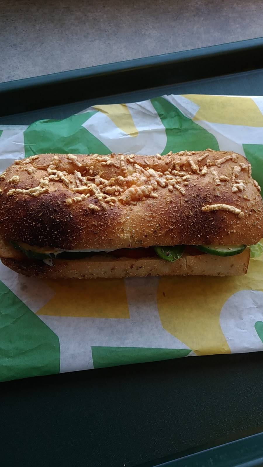 Subway | restaurant | 2600 County Rd 43 #0013, Kemptville, ON K0G 1J0, Canada | 6132584363 OR +1 613-258-4363