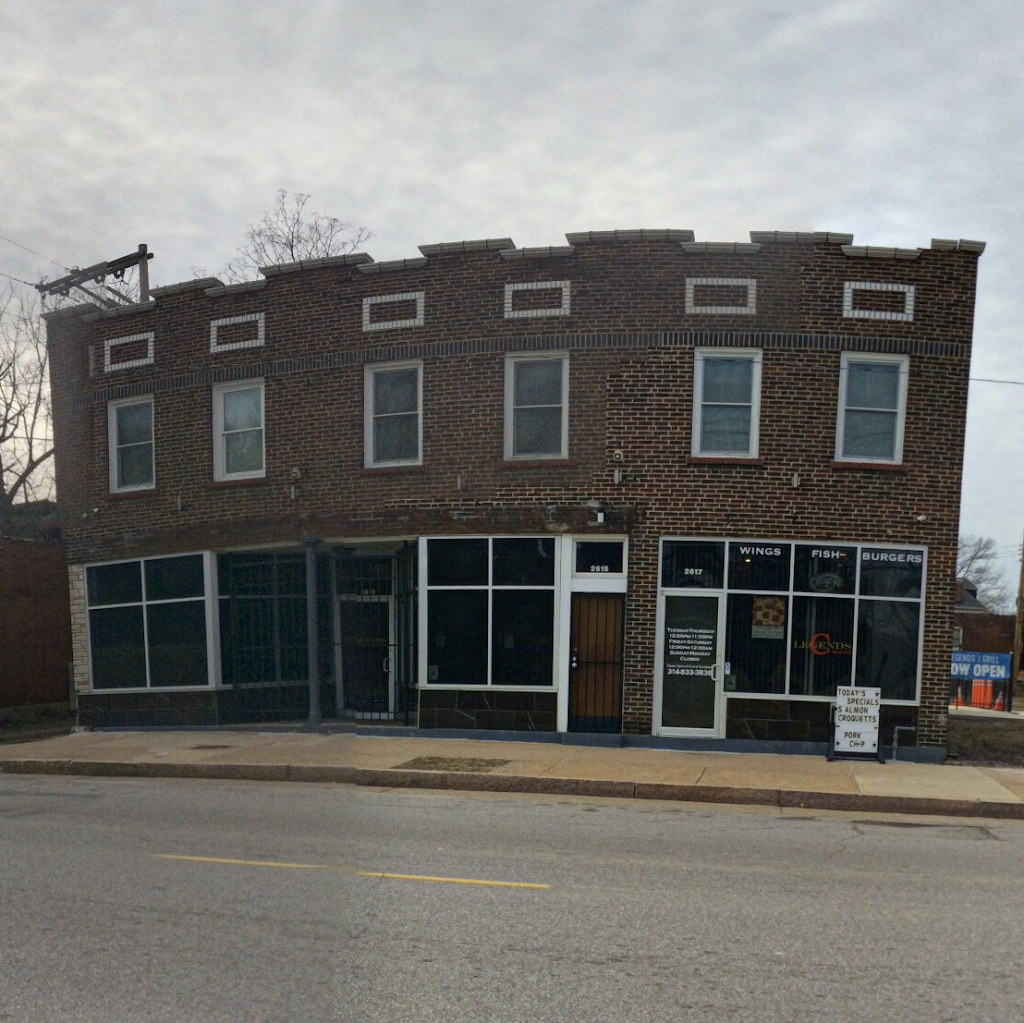 Legends Bar & Grill | restaurant | 2617 Marcus Ave, St. Louis, MO 63113, USA | 3148333838 OR +1 314-833-3838