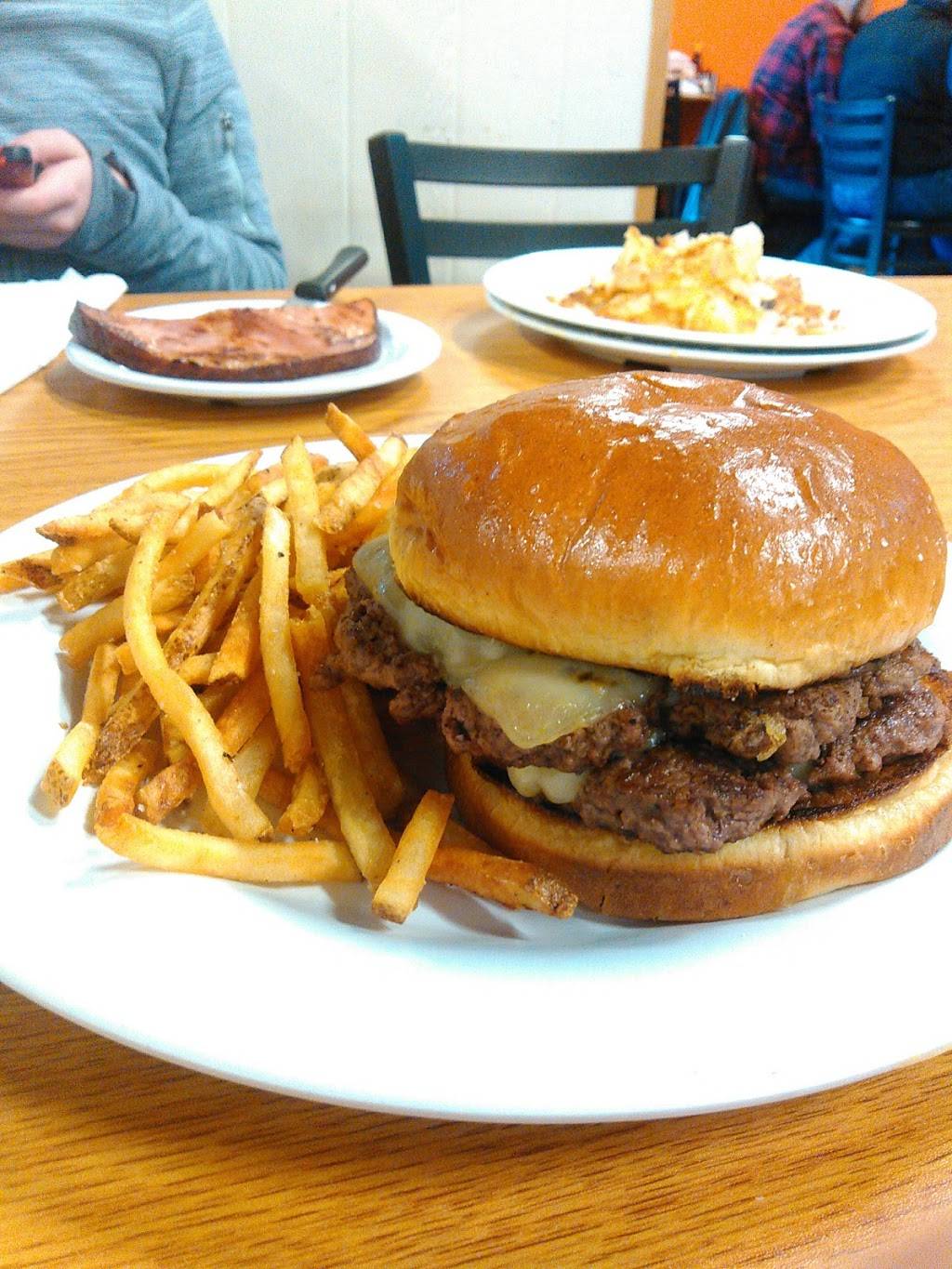 The Scrambler House | restaurant | 1322 Sunburst Dr, OFallon, MO 63366, USA | 6364091322 OR +1 636-409-1322