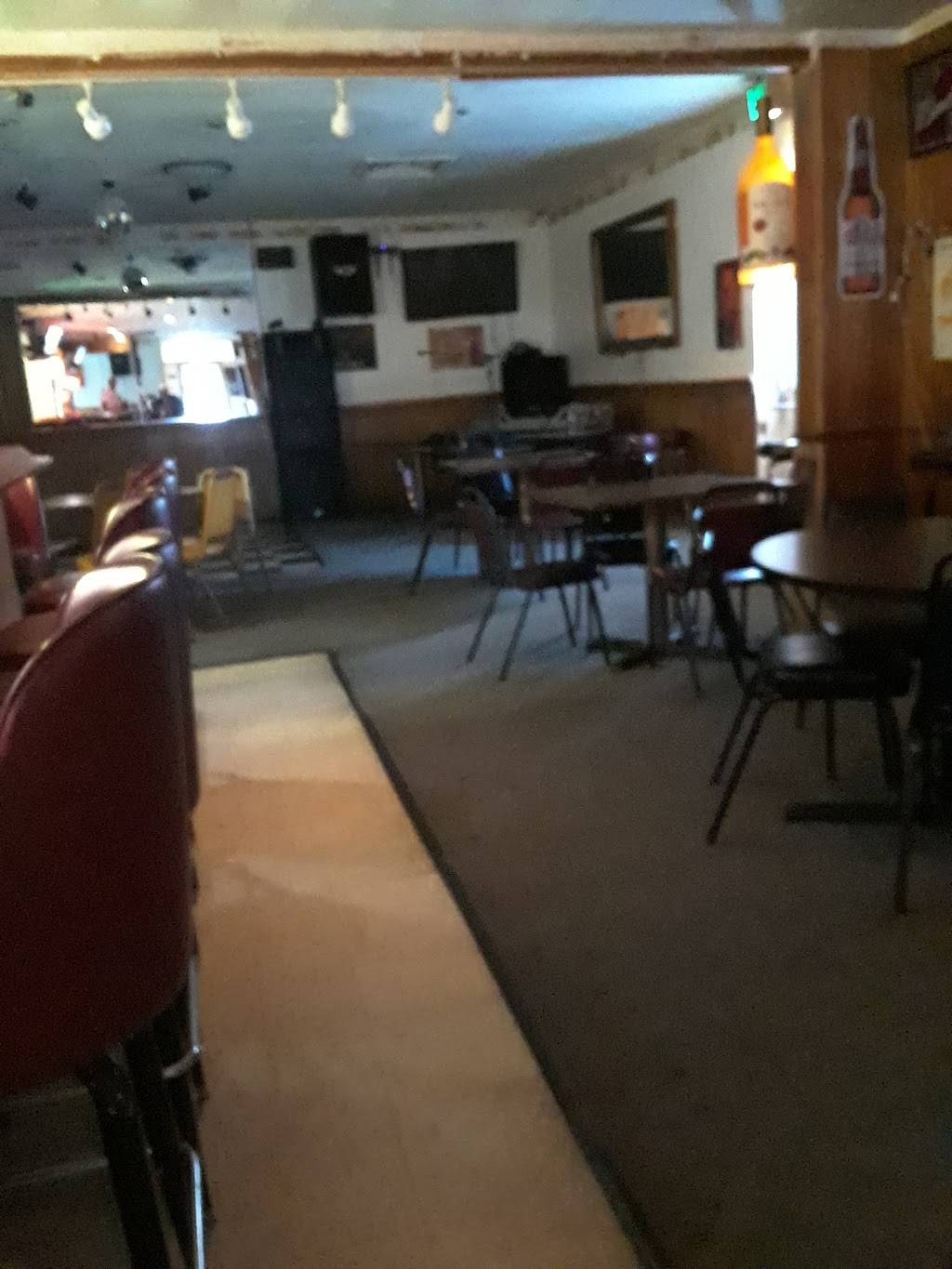 19th Hole | restaurant | 303 E Tillman Rd, Fort Wayne, IN 46816, USA | 2603875428 OR +1 260-387-5428