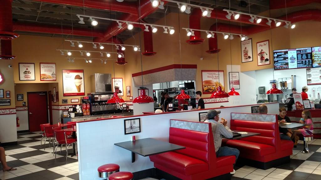 Freddys Frozen Custard & Steakburgers | restaurant | 10205 E Old Vail Rd, Tucson, AZ 85747, USA | 5206479816 OR +1 520-647-9816