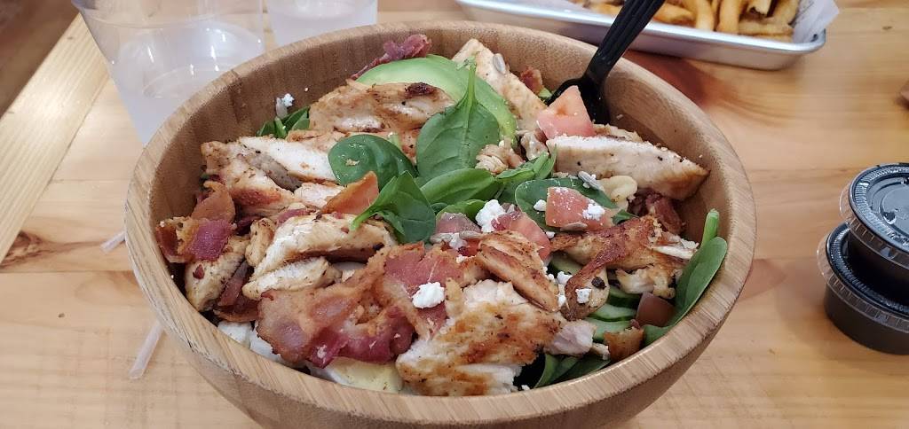 m2o Burgers & Salads Philadelphia | restaurant | 701 S 5th St, Philadelphia, PA 19171, USA | 2679308388 OR +1 267-930-8388