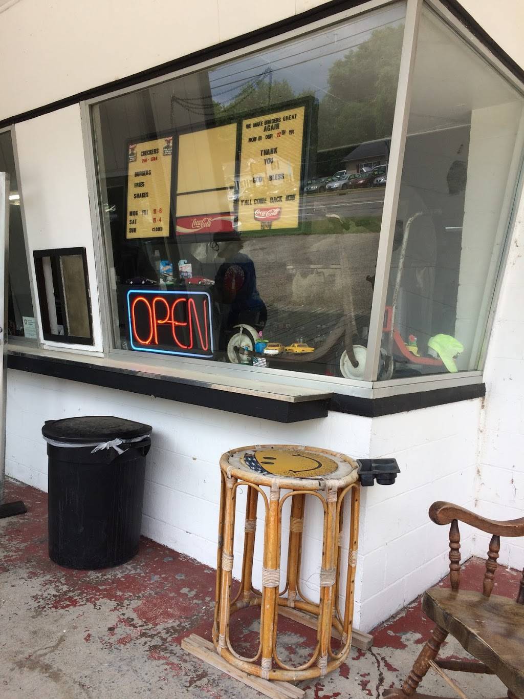 Checkers Drive-In Perry Ohio "home of the best burger in the wor | restaurant | 3858 N Ridge Rd, Perry, OH 44081, USA | 4402595144 OR +1 440-259-5144