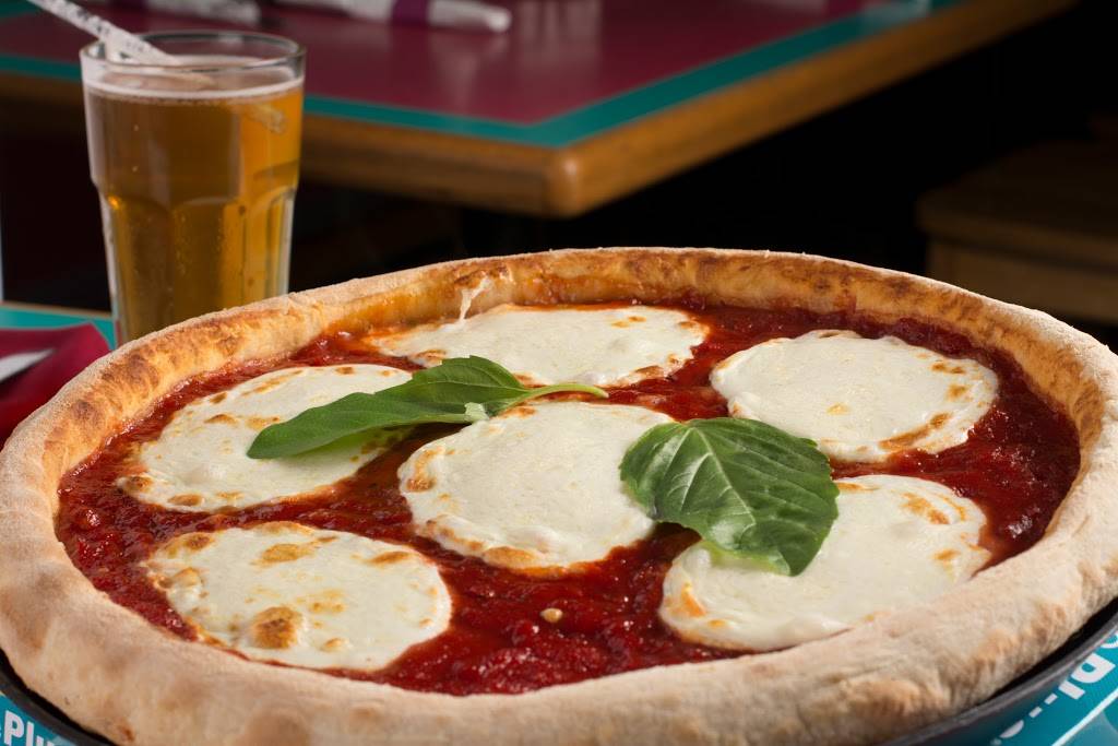 Mamas Italian Restaurant | restaurant | 1140 Lakeview Ave, Dracut, MA 01826, USA | 9789577117 OR +1 978-957-7117