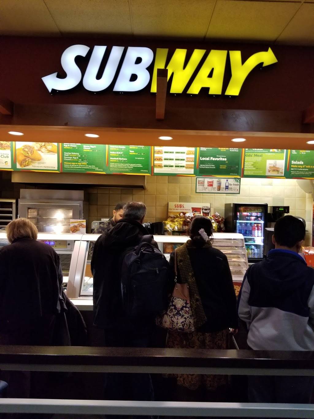 Subway Restaurants | restaurant | 1 Airport Dr, Oakland, CA 94621, USA | 5105633812 OR +1 510-563-3812