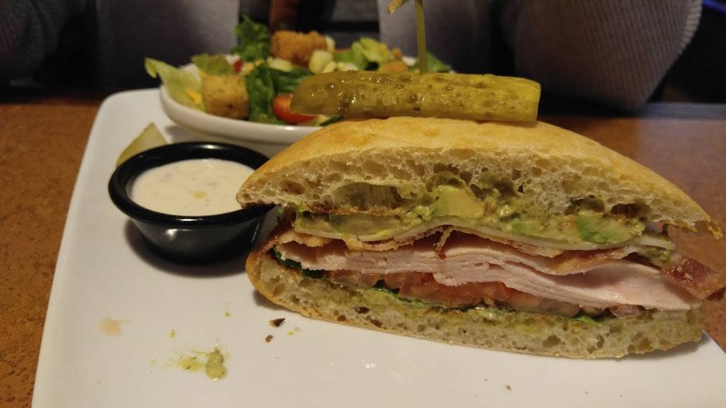 TGI Fridays | restaurant | 7656 Cox Ln, West Chester Township, OH 45069, USA | 5137798582 OR +1 513-779-8582