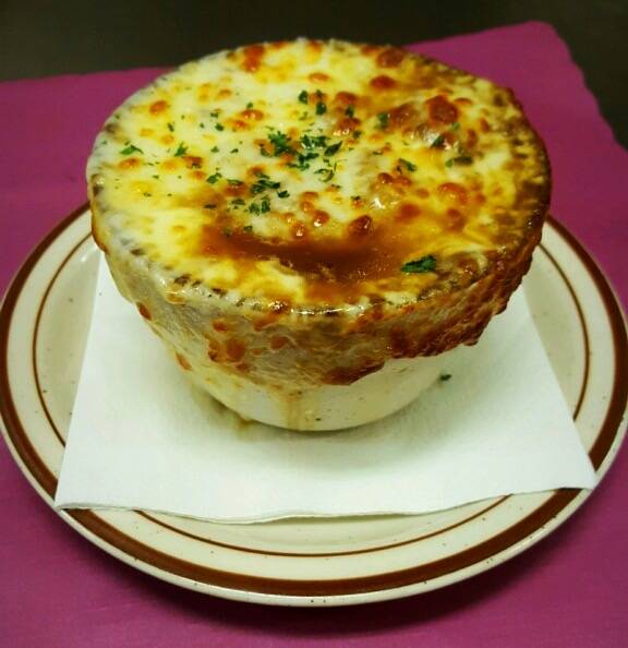 The Peppermill Family Restaurant | restaurant | 110 Main St, South Glens Falls, NY 12803, USA | 5187934606 OR +1 518-793-4606