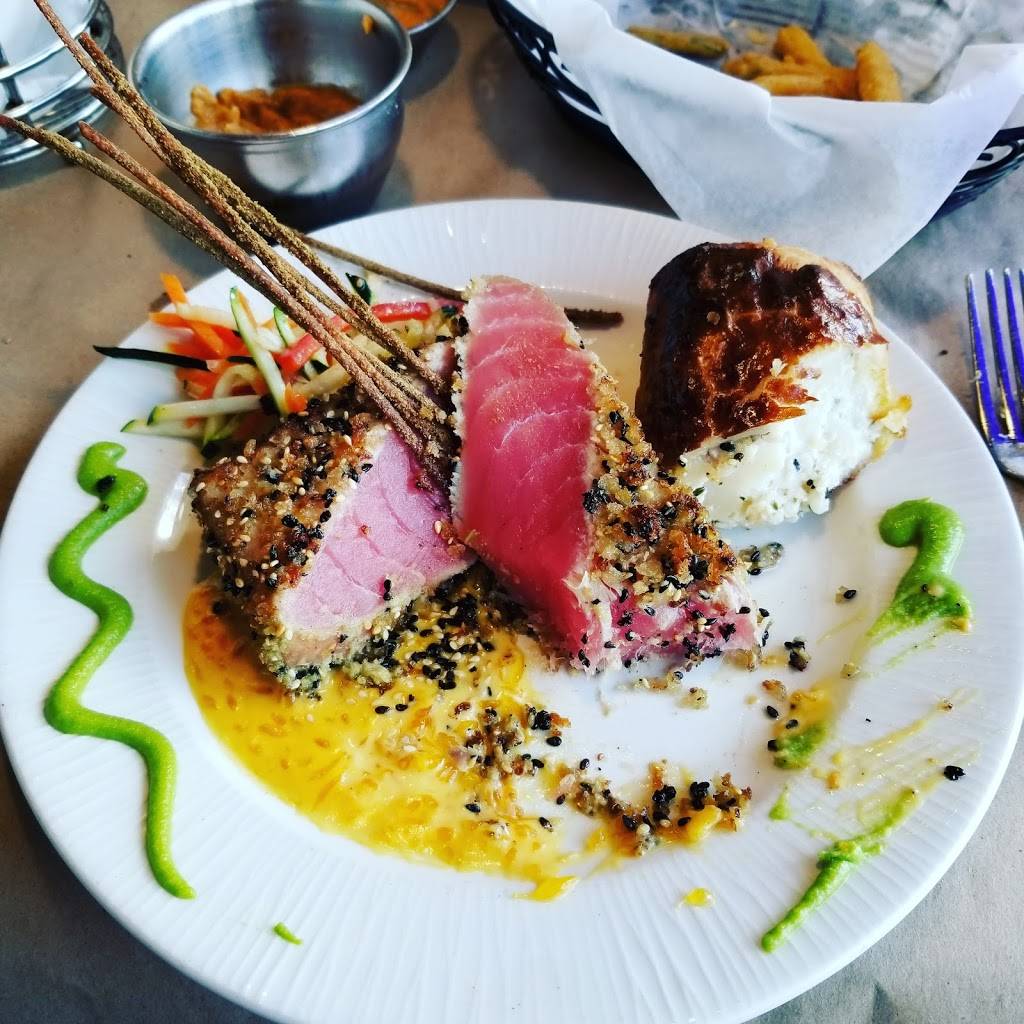 Snappers Sea Grill | restaurant | 5895 Gulf Blvd, St Pete Beach, FL 33706, USA | 7273673550 OR +1 727-367-3550