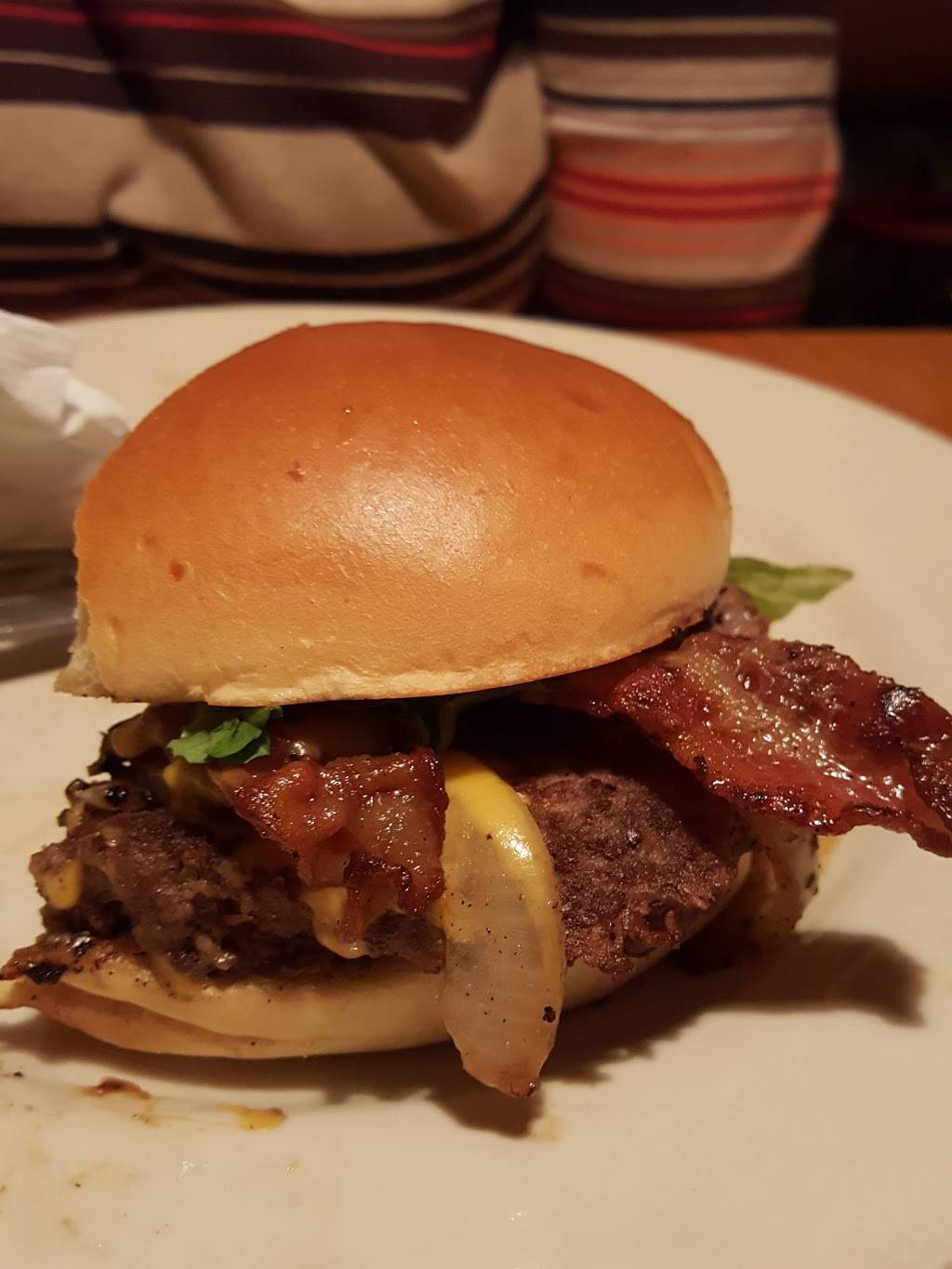 Rubins Restaurant / Arabica | meal takeaway | 312 Chestnut Commons Dr, Elyria, OH 44035, USA | 4403660122 OR +1 440-366-0122