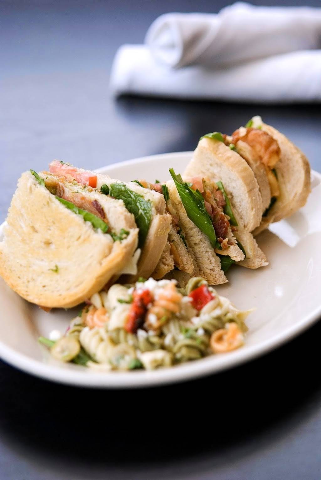 Flat River Grill | restaurant | 201 E Main St, Lowell, MI 49331, USA | 6168978523 OR +1 616-897-8523