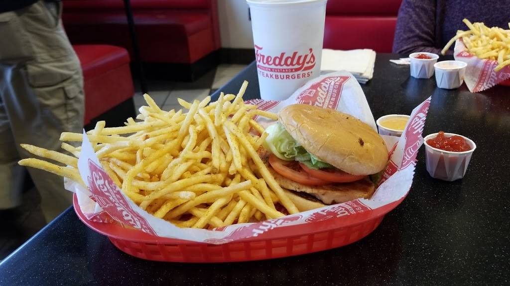 Freddys Frozen Custard & Steakburgers | restaurant | 20450 Southwest Fwy, Richmond, TX 77469, USA | 2812396900 OR +1 281-239-6900