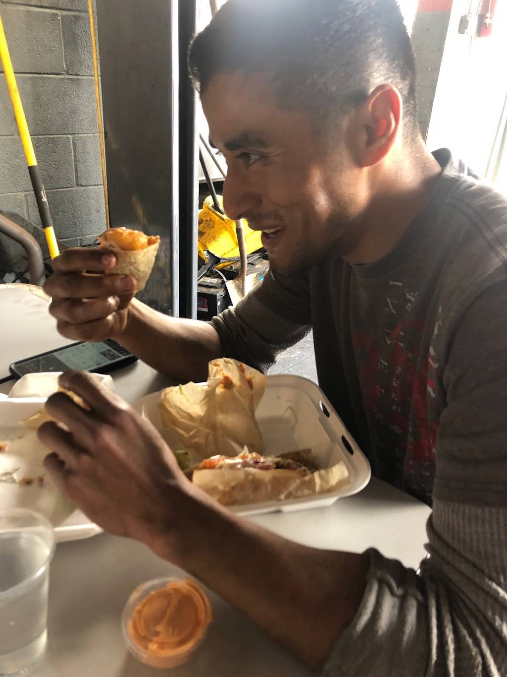 Mariscos Oceanos Food Truck | restaurant | 194 Los Vallecitos Blvd, San Marcos, CA 92069, USA | 6197910170 OR +1 619-791-0170