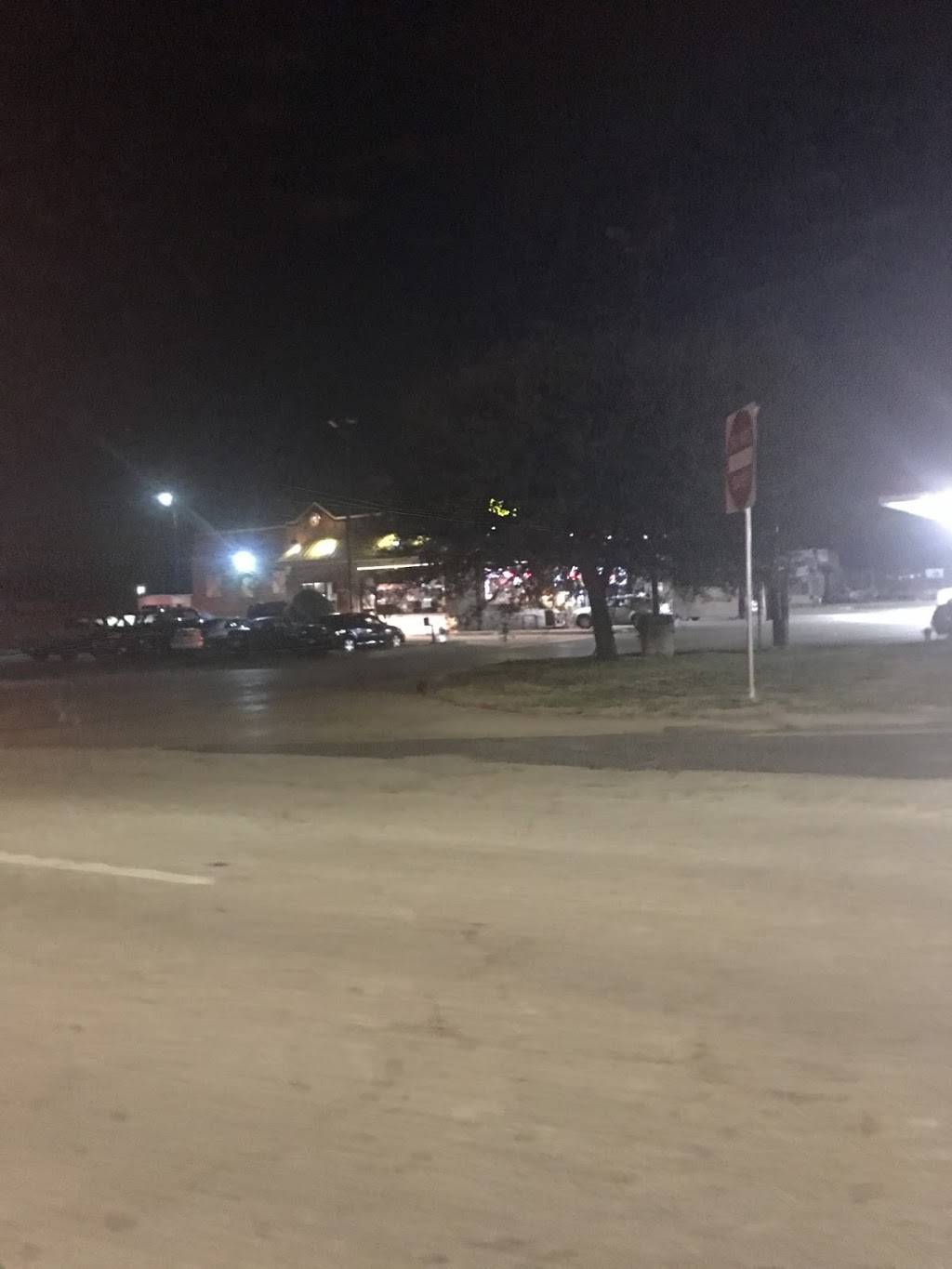 Golden Chick | meal takeaway | 9531 C F Hawn Fwy, Dallas, TX 75217, USA | 2143099493 OR +1 214-309-9493