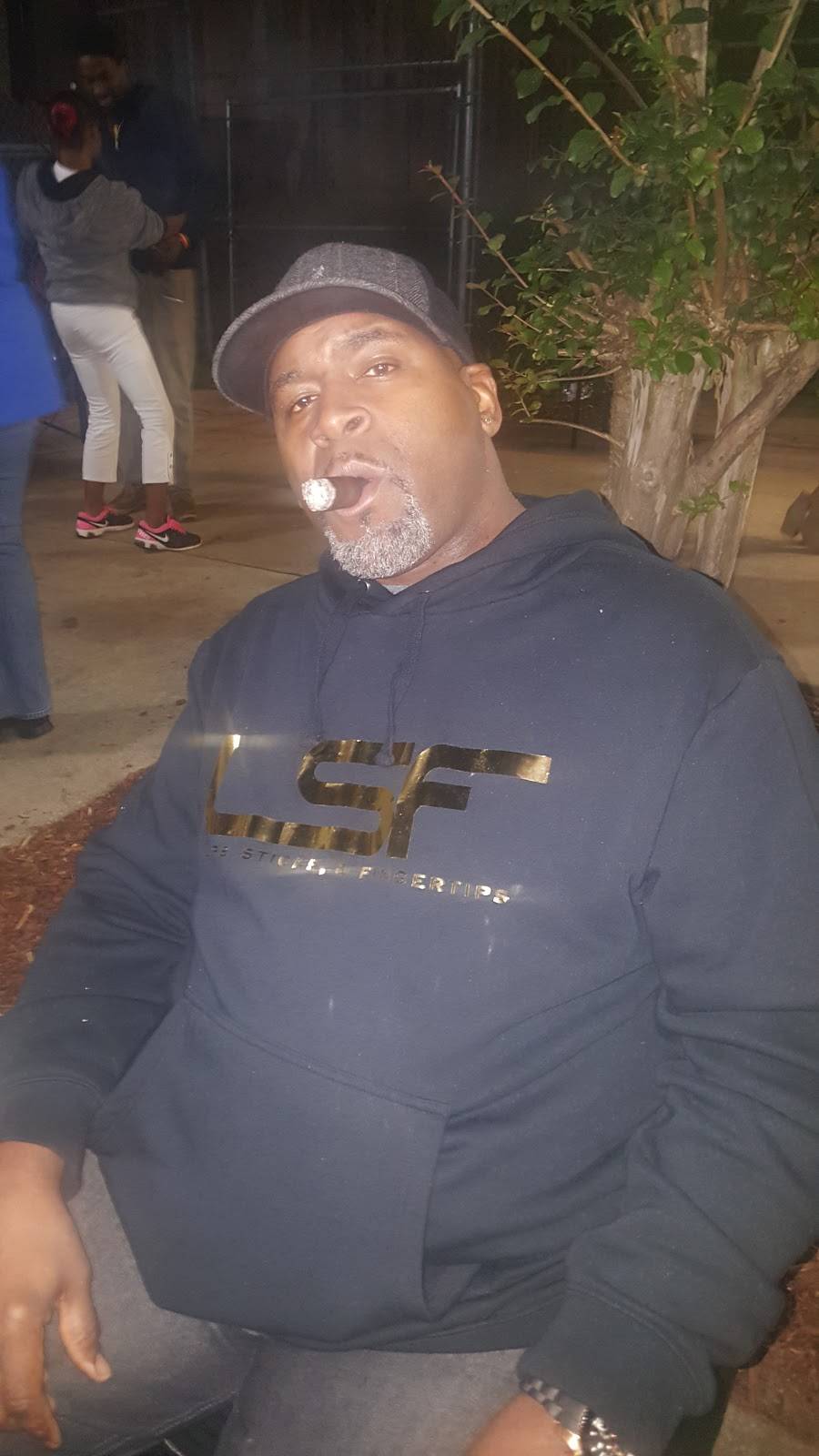 Chicagos Maxwell Street Style Polish | restaurant | 211 Peachtree St SW, Atlanta, GA 30303, USA | 4703057333 OR +1 470-305-7333