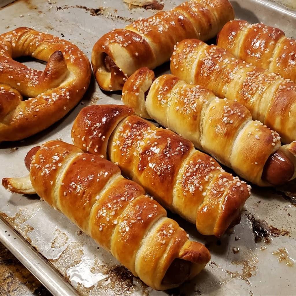 Twistedoughs | restaurant | 6541 Williamsport Pike, Falling Waters, WV 25419, USA | 3019916711 OR +1 301-991-6711