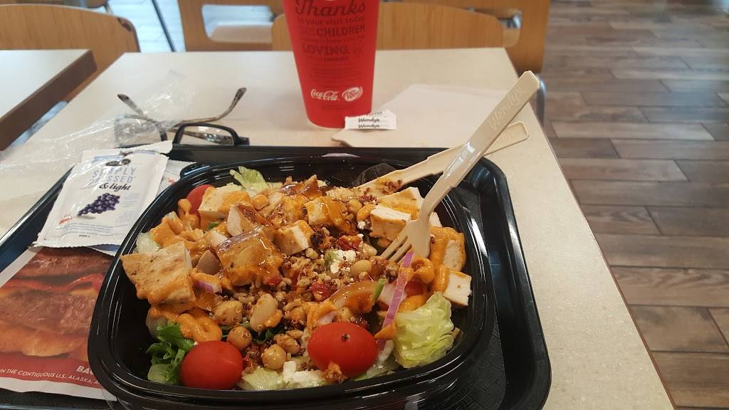 Wendys | restaurant | 1110 E State St, Rockford, IL 61104, USA | 8159621101 OR +1 815-962-1101