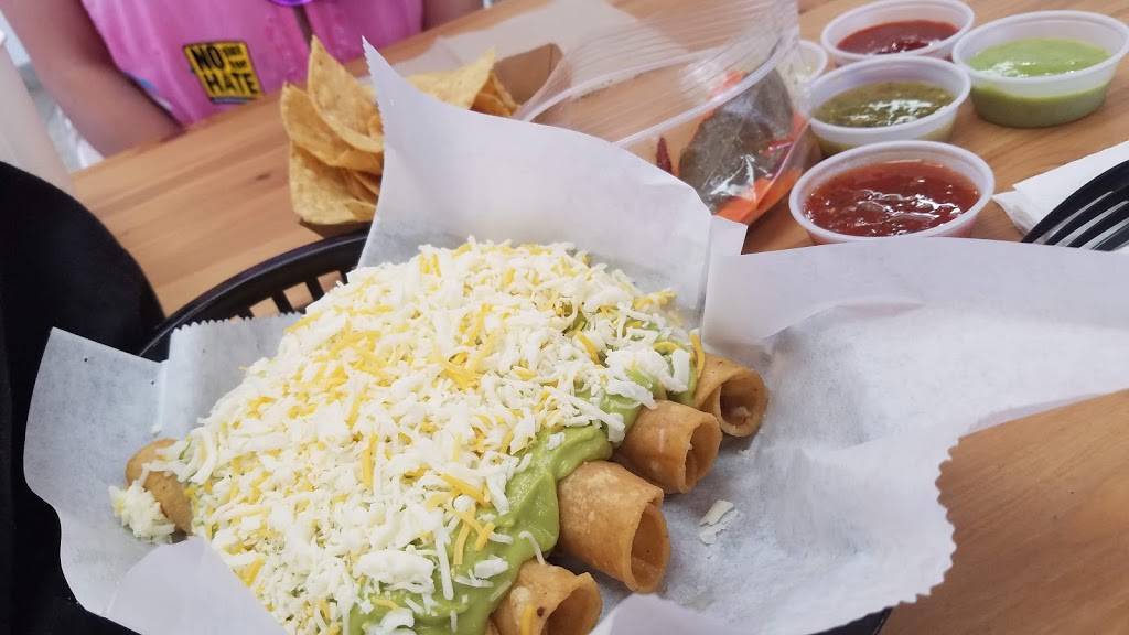 Yesenias Mexican Food & Ice Cream | restaurant | 2505 El Cajon Blvd, San Diego, CA 92104, USA | 6192551602 OR +1 619-255-1602