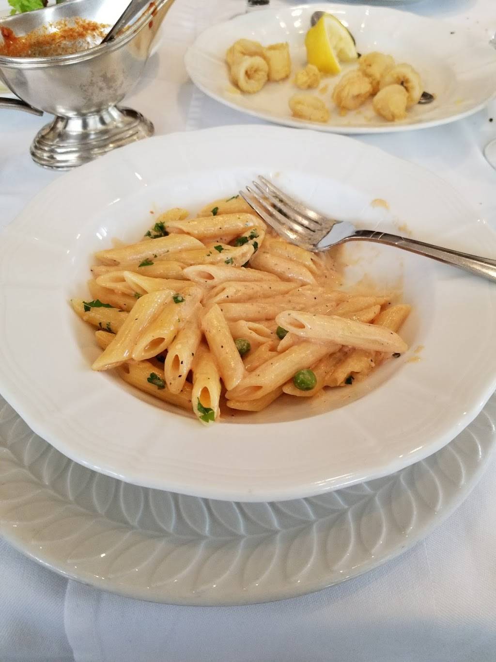 Villa Amalfi | restaurant | 793 Palisade Ave, Cliffside Park, NJ 07010, USA | 2018868626 OR +1 201-886-8626