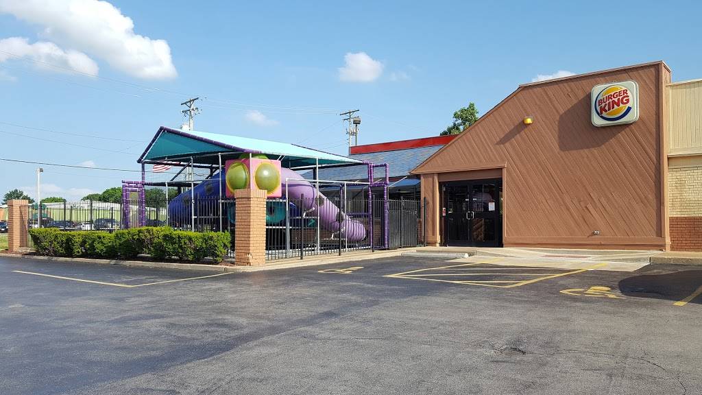 Burger King | restaurant | 10734 Sunset Hills Plaza, St. Louis, MO 63127, USA | 3149652902 OR +1 314-965-2902