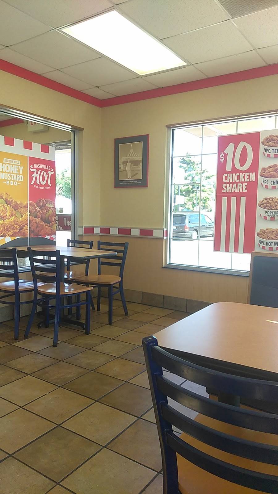 KFC | restaurant | 1502 Kilburn Ave, Rockford, IL 61101, USA | 8159619076 OR +1 815-961-9076