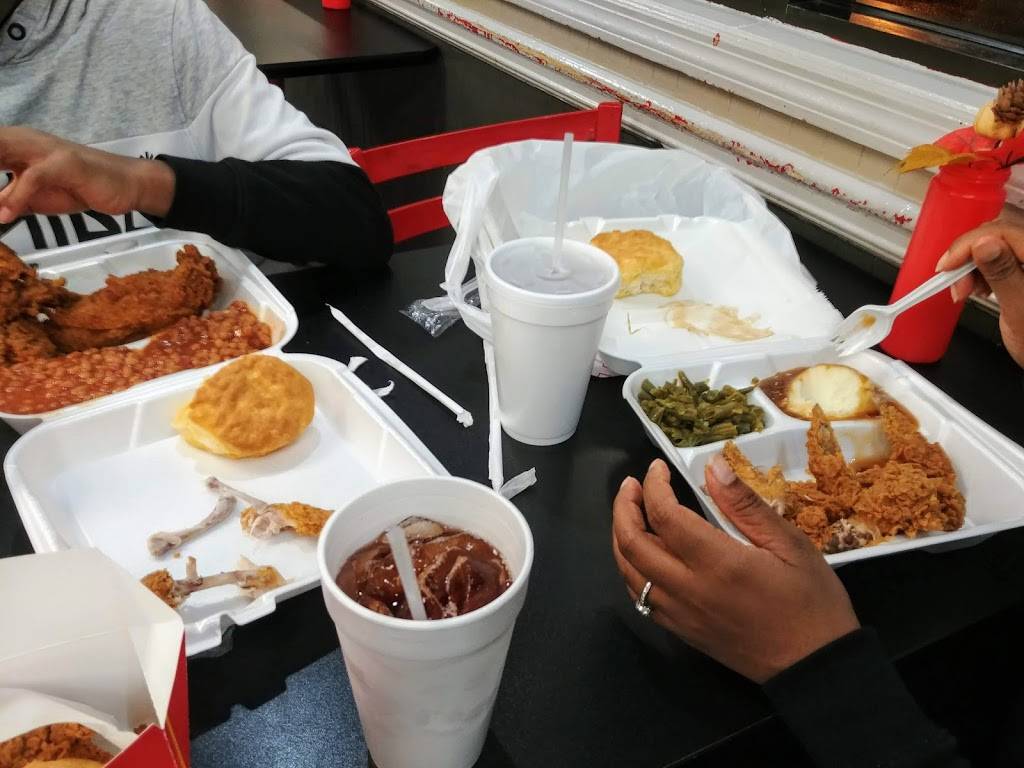 Mrs. Winners Chicken & Biscuits-East Point | restaurant | 2430 McAlpine Terrace, East Point, GA 30344, USA | 4049074558 OR +1 404-907-4558