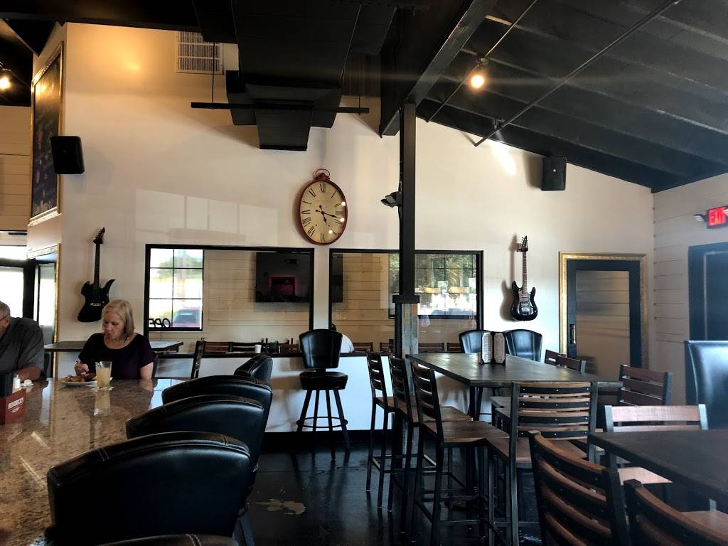 Conroys Bar & Grill | restaurant | 21119 US-281, San Antonio, TX 78258, USA | 2108902655 OR +1 210-890-2655