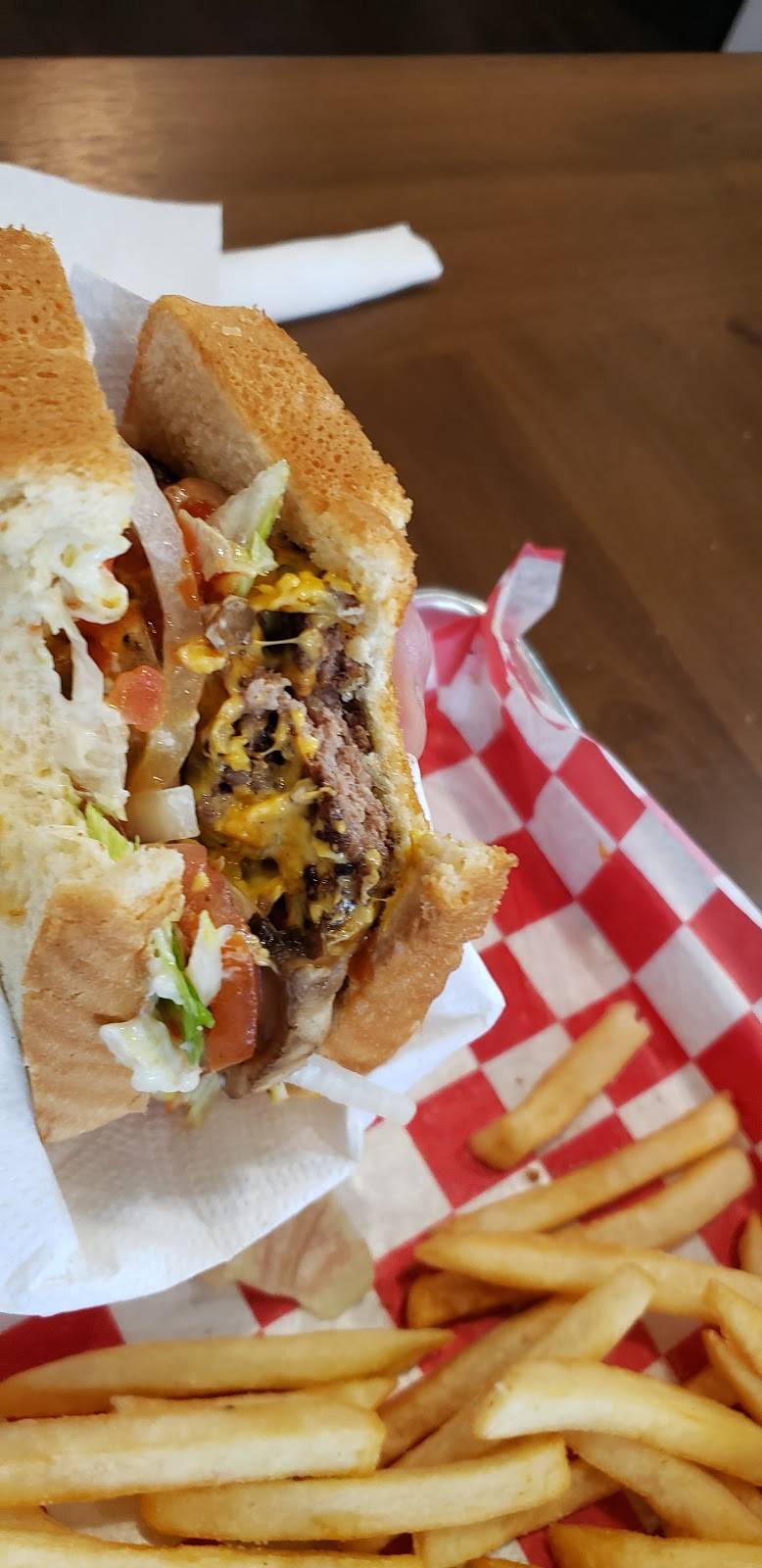 Cow Tippers Burger Company | restaurant | 216 N Madison Ave, Douglas, GA 31533, USA | 9122921479 OR +1 912-292-1479