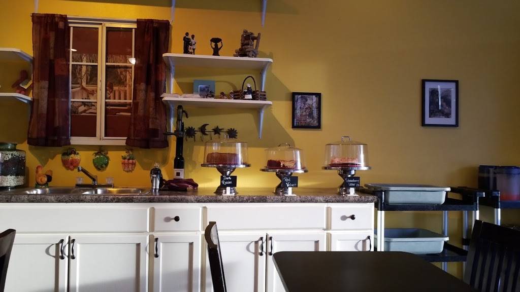 CALL ME CAKE SOUL FOOD | restaurant | 450 S Buffalo Dr #115 114, Las Vegas, NV 89145, USA | 7025707780 OR +1 702-570-7780