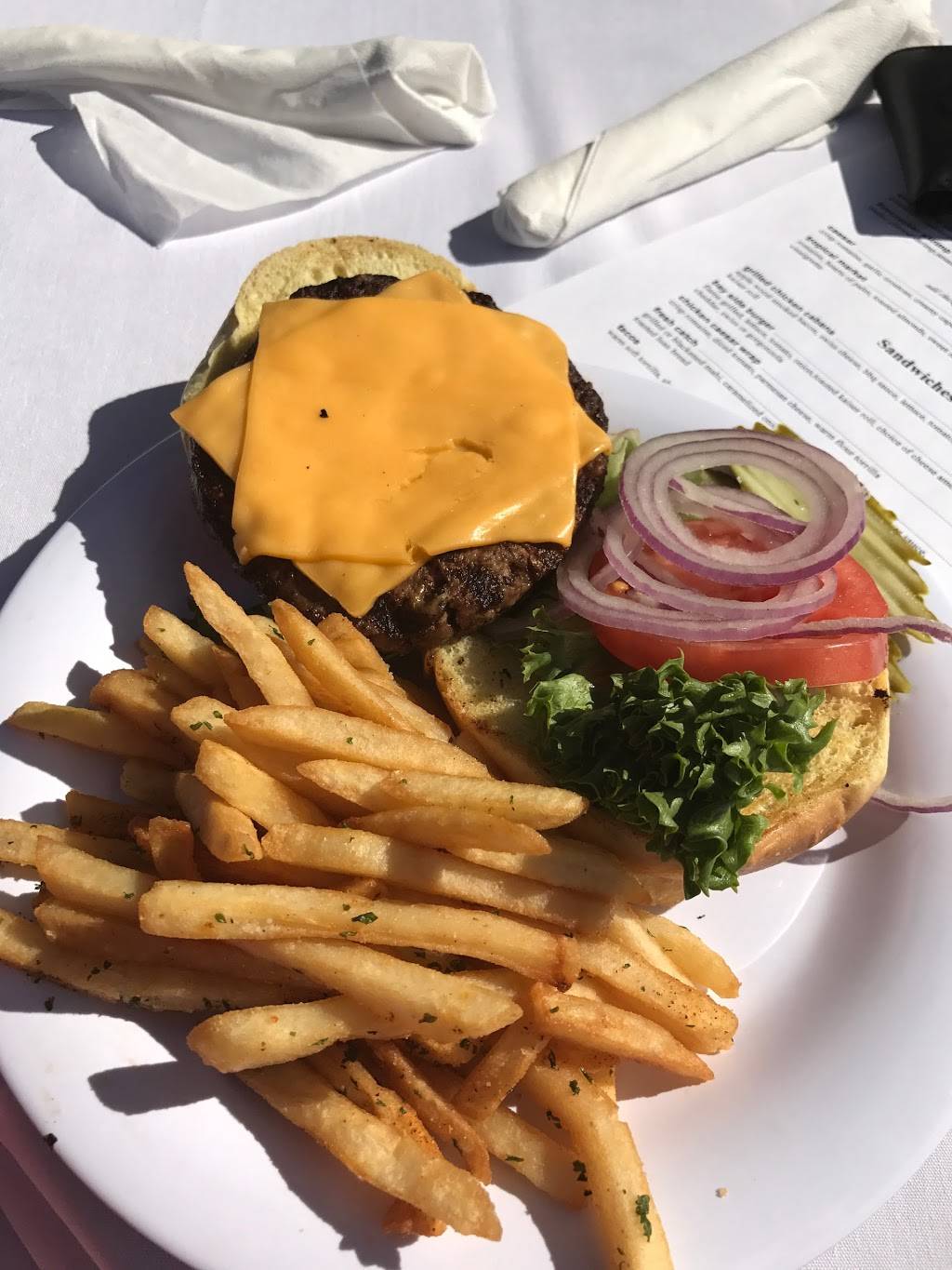 Gus Grille | restaurant | 103800 Overseas Highway, MM 103.8, Key Largo, FL 33037, USA | 3054530000 OR +1 305-453-0000