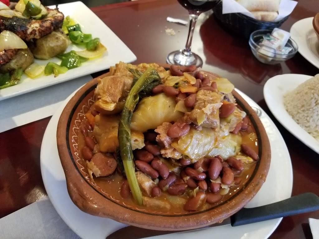 Restaurante Algarve | restaurant | 128 County St, New Bedford, MA 02744, USA | 5088585043 OR +1 508-858-5043