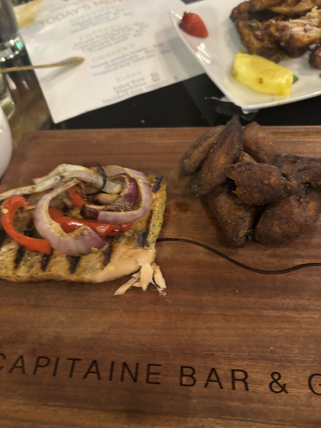 Capitaine Bar & Grill | restaurant | 2753 Rozzelles Ferry Rd, Charlotte, NC 28208, USA | 7042935311 OR +1 704-293-5311