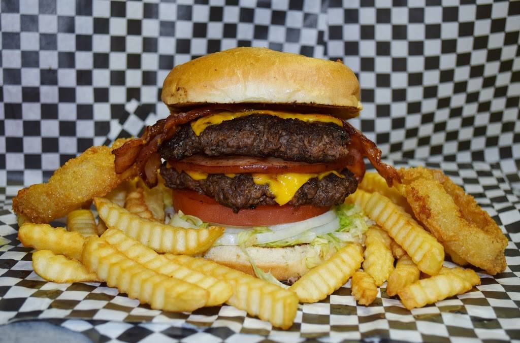 Grandstand Burgers Paola | restaurant | 812 S Silver St, Paola, KS 66071, USA | 9135944258 OR +1 913-594-4258