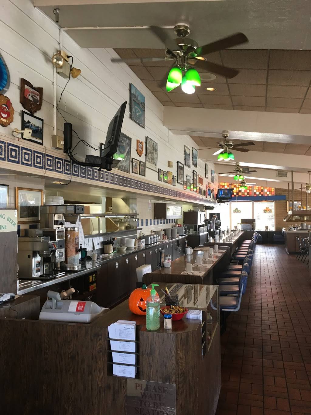 Gourmé Deli & Restaurant | restaurant | 15315 Pearl Rd, Strongsville, OH 44136, USA | 4405723111 OR +1 440-572-3111