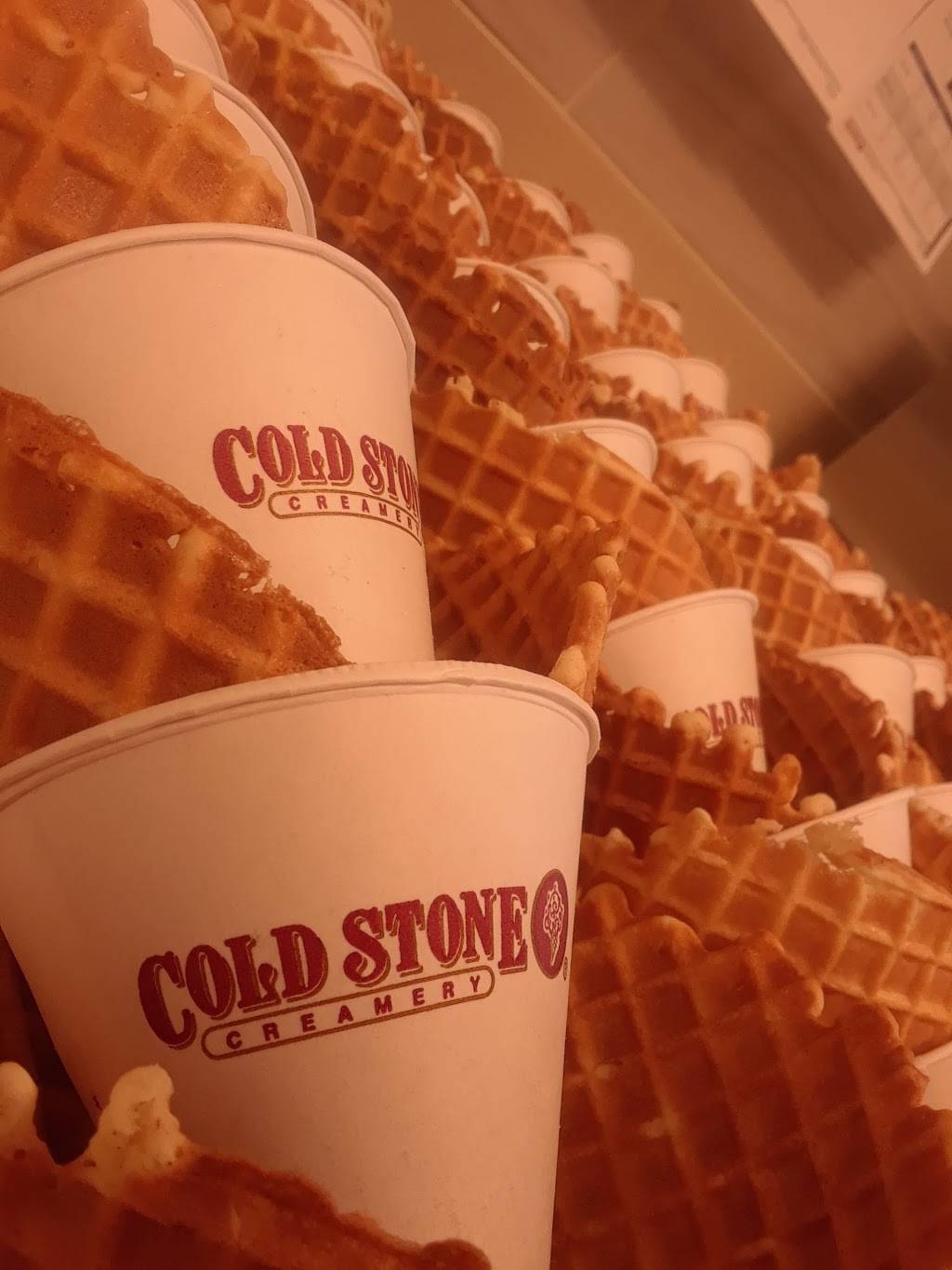 Cold Stone Creamery | bakery | 7105 Grand Ave #2c, Gurnee, IL 60031, USA | 8476724339 OR +1 847-672-4339