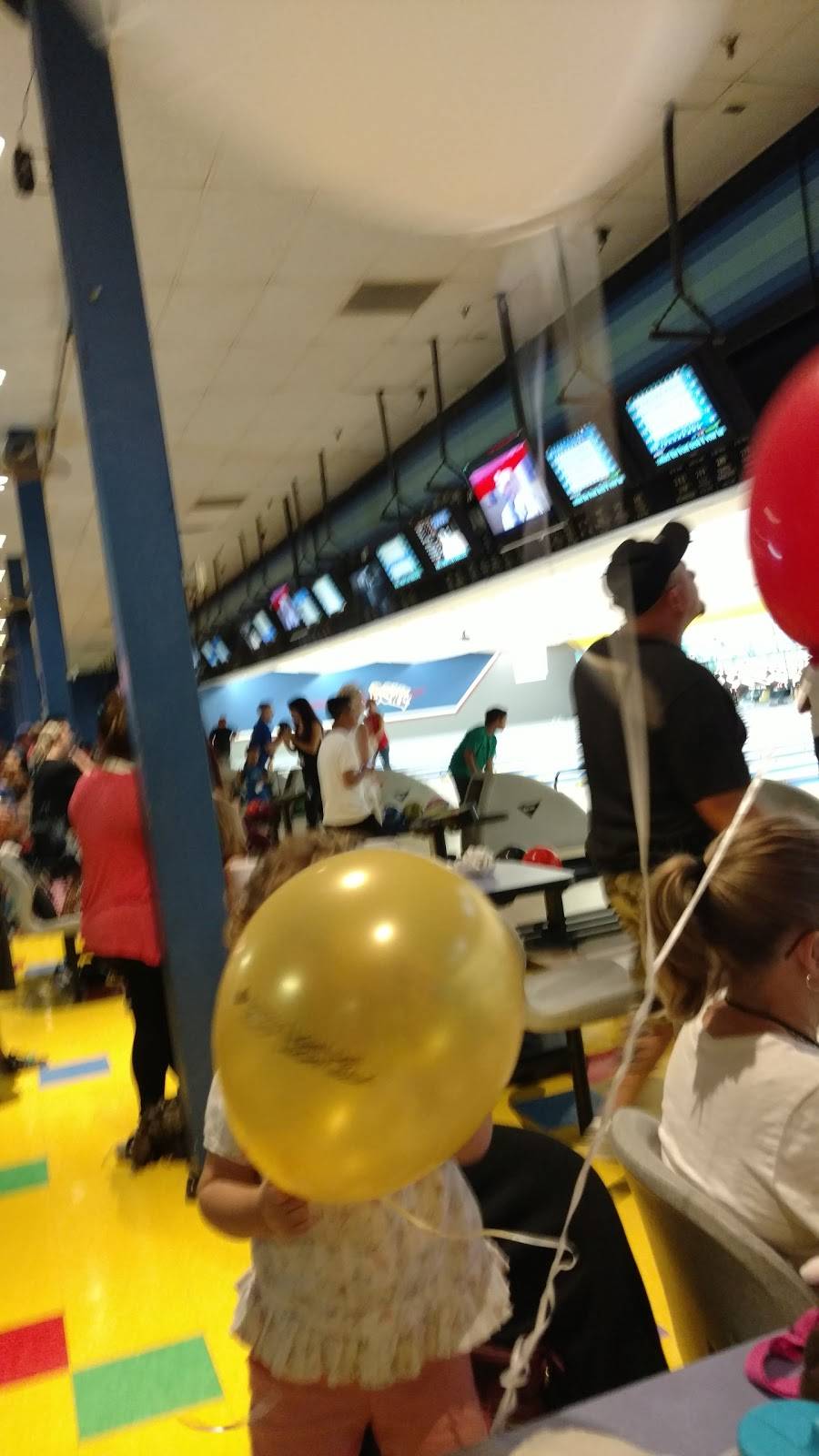 Poway Fun Bowl | night club | 12941 Poway Rd, Poway, CA 92064, USA | 8587489110 OR +1 858-748-9110