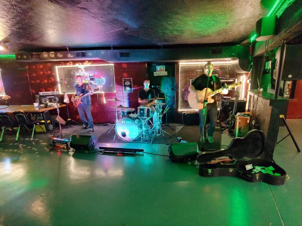 Wright Place | restaurant | 501 N 33rd St, Louisville, KY 40212, USA | 5027788487 OR +1 502-778-8487