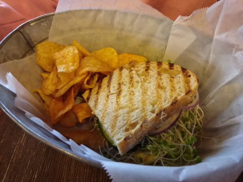 Off the Rail | restaurant | 44 Gottfried St, Elkhart Lake, WI 53020, USA | 9208764194 OR +1 920-876-4194