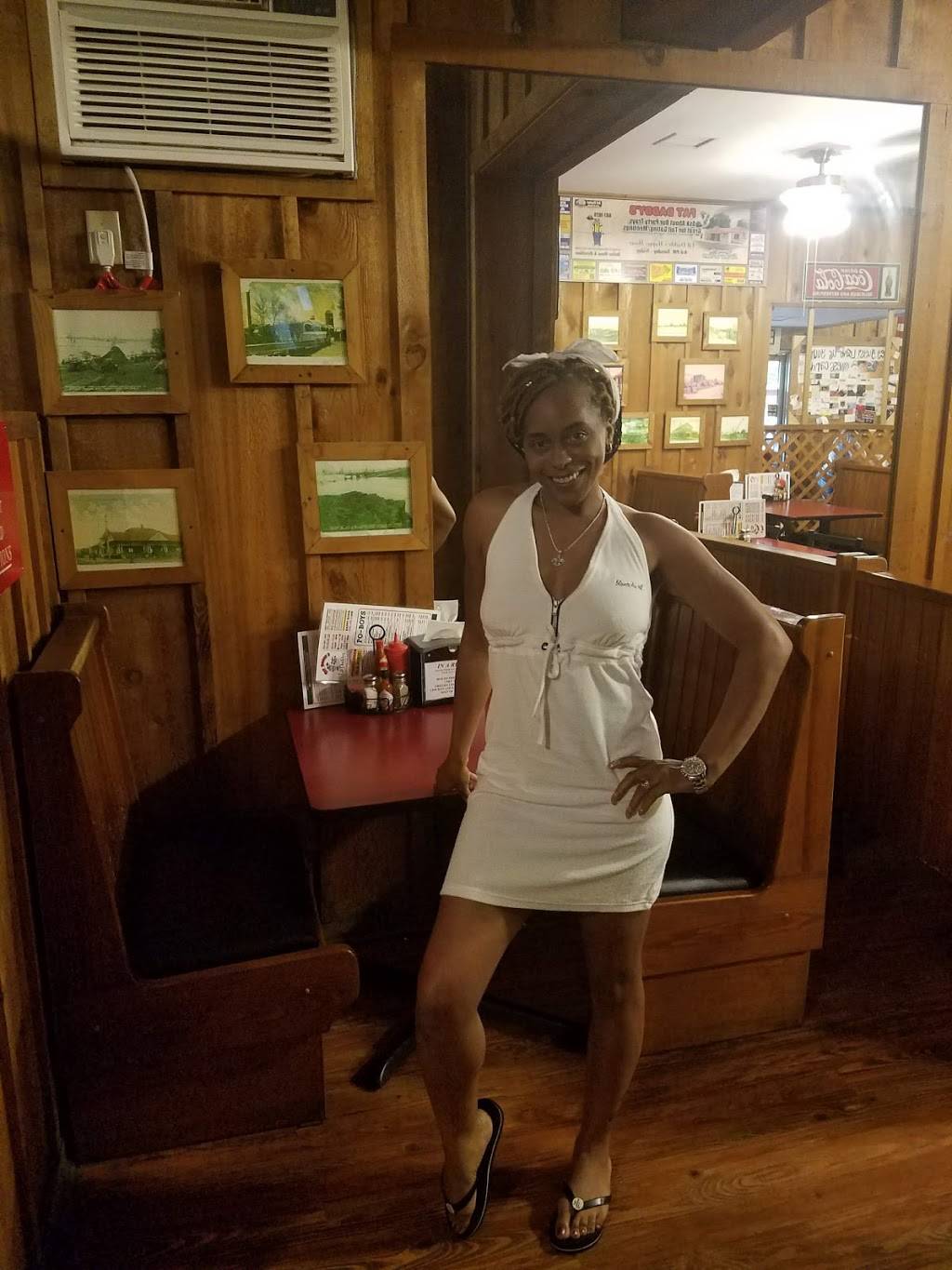 Fat Daddys | restaurant | 57950 Labauve Ave, Plaquemine, LA 70764, USA | 2256871826 OR +1 225-687-1826