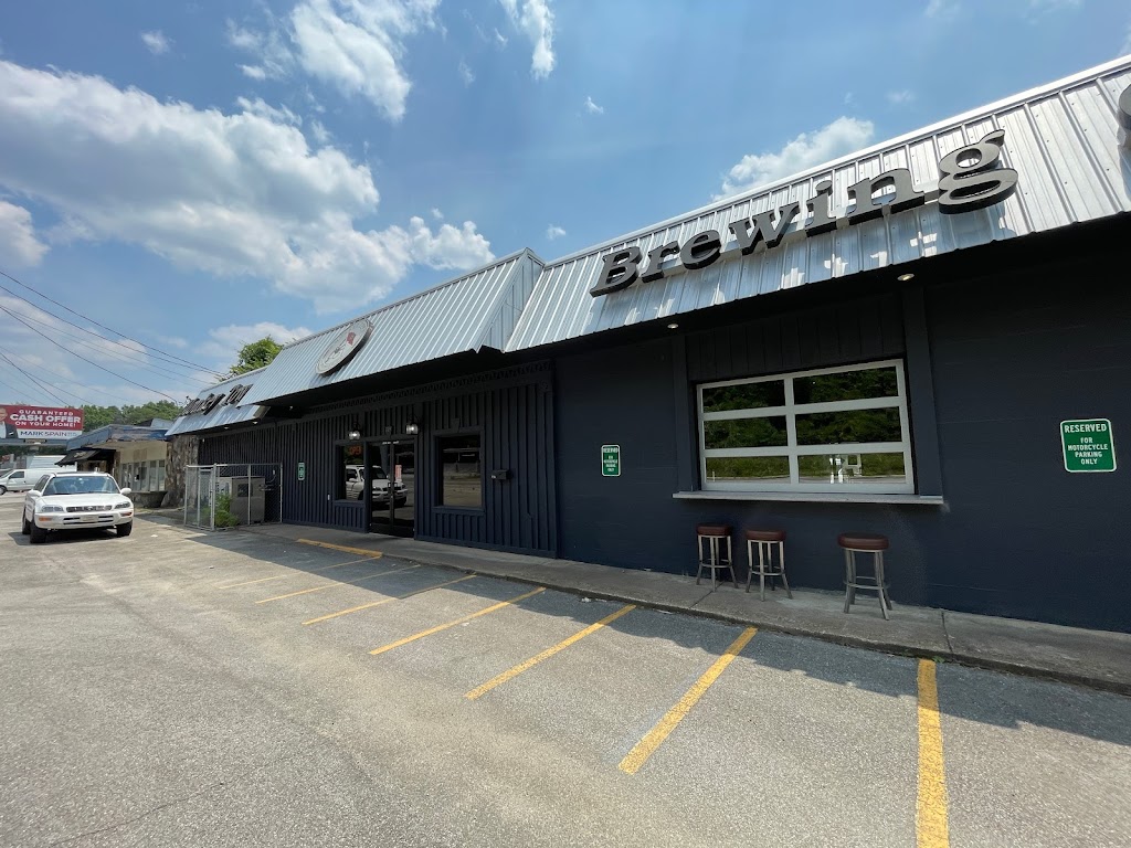 Monkey Town Brewing Company - Chattanooga | restaurant | 724 Ashland Terrace, Chattanooga, TN 37415, USA | 4236547777 OR +1 423-654-7777