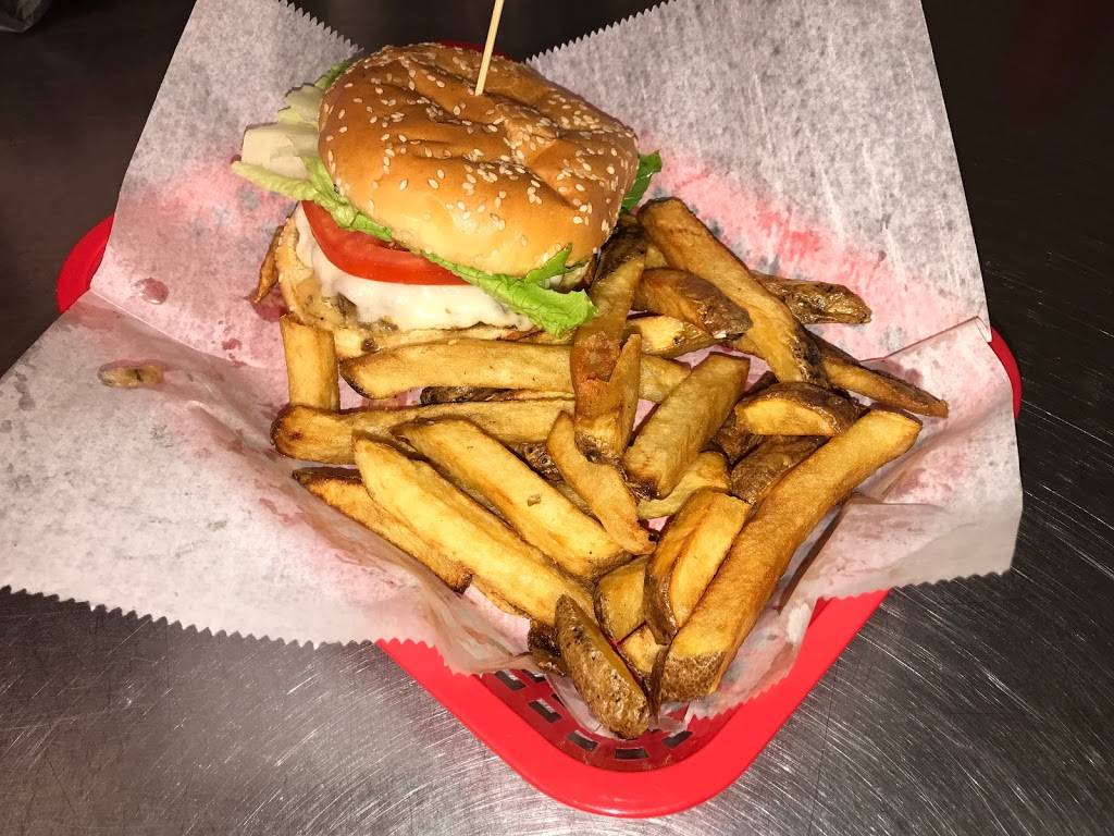 Burger Grille | restaurant | 316 N Main St, Uxbridge, MA 01569, USA | 5083729090 OR +1 508-372-9090