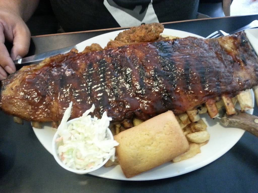 Sammys Rec Room | restaurant | 10 Mt Pleasant St, Brantford, ON N3T 1S5, Canada | 5197200000 OR +1 519-720-0000